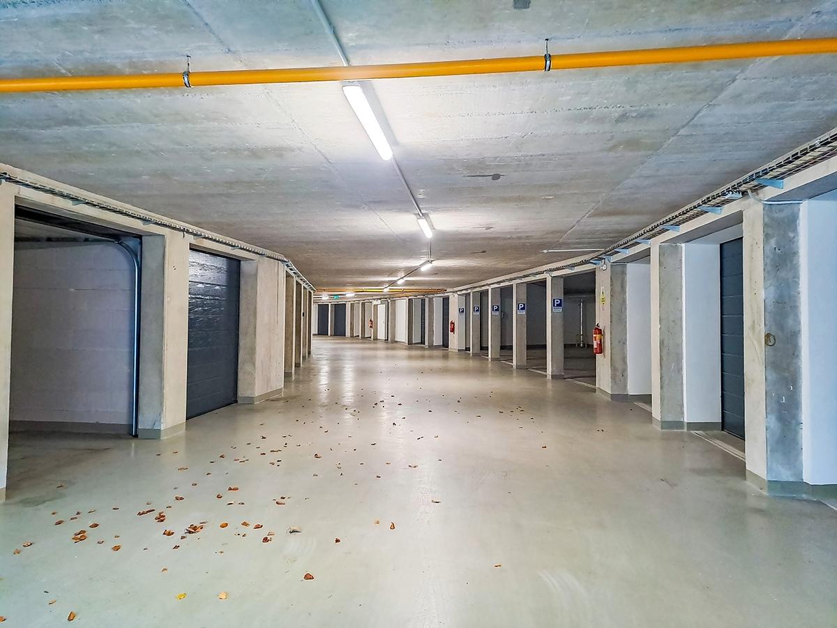 Car spaces in units regulations